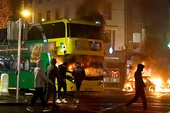Read more about the article Погромы и поджоги: в Дублине начались протесты после того, как неизвестный с ножом напал на детей у школы